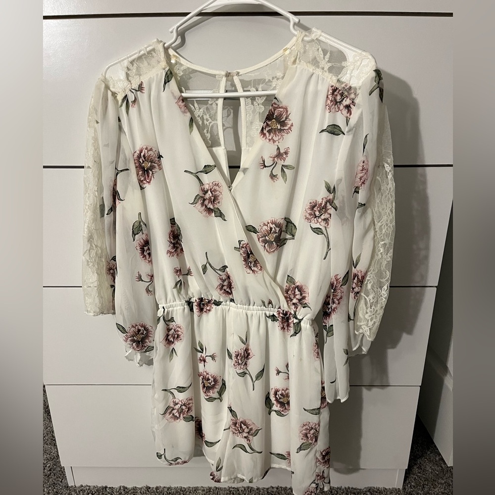 Women’s off-white floral romper